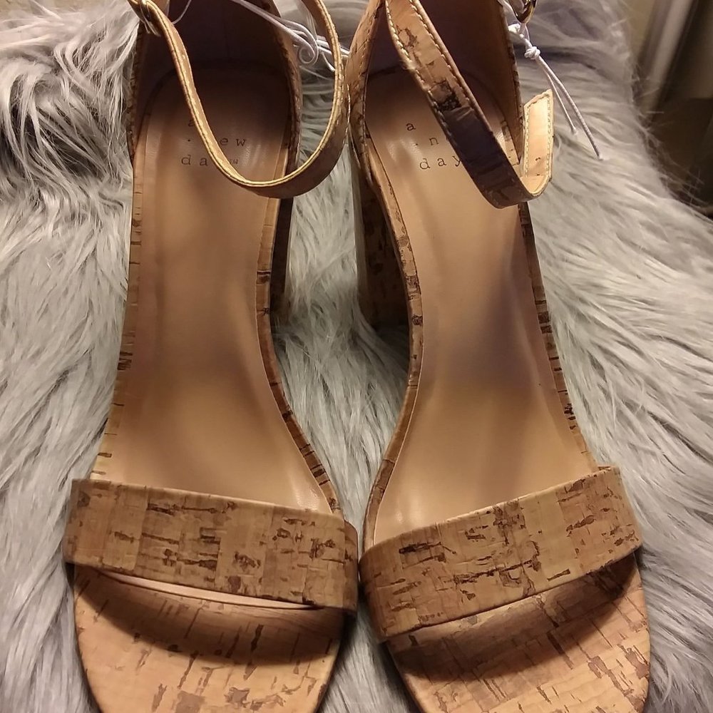 A New Day Women's AD539 Ema High Block Heel Sandal - Picture 3 of 7